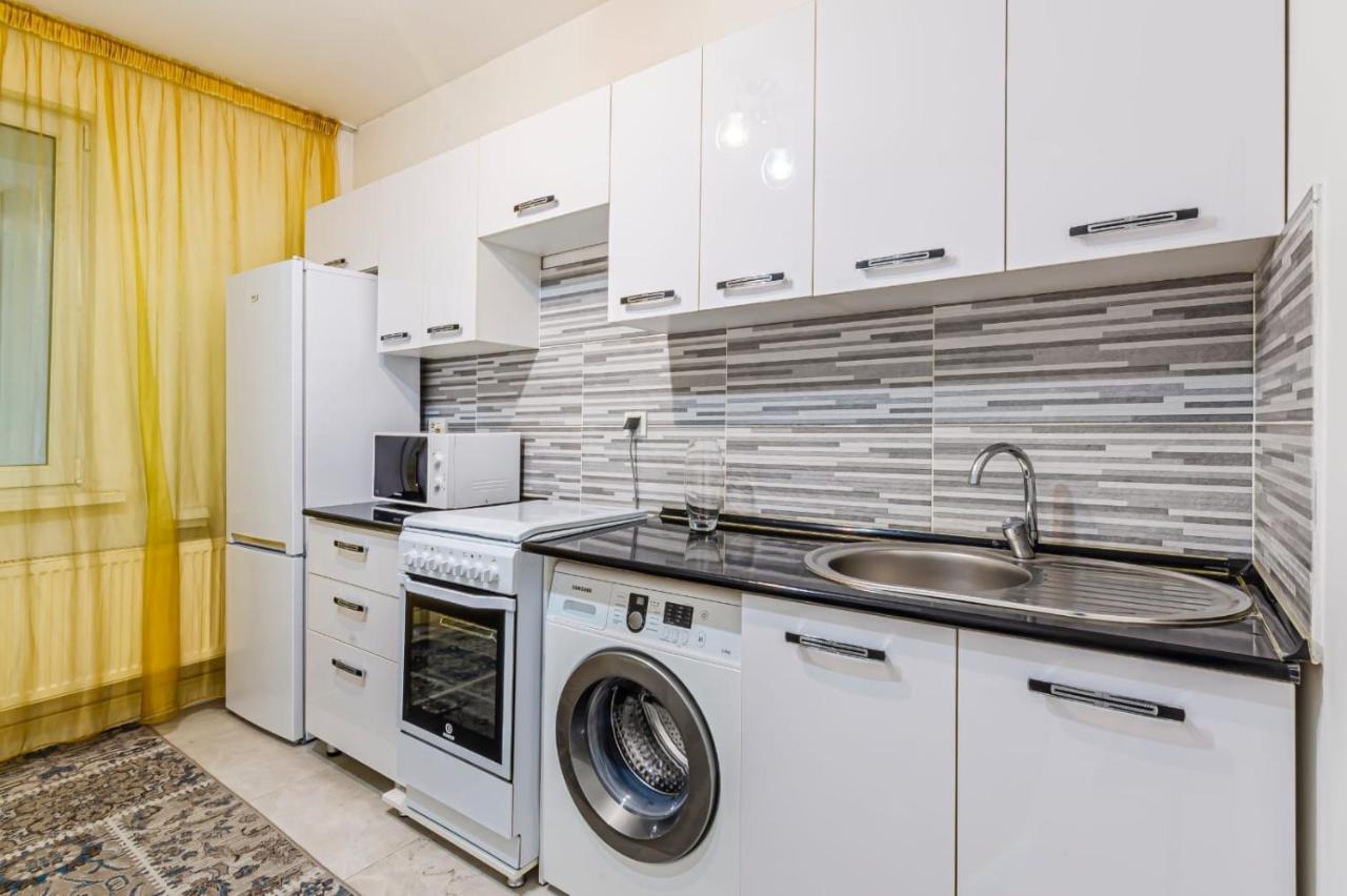 Однушка В Жк Абая 130/2 2019 Г.П. Apartment อัลมาตี ภายนอก รูปภาพ