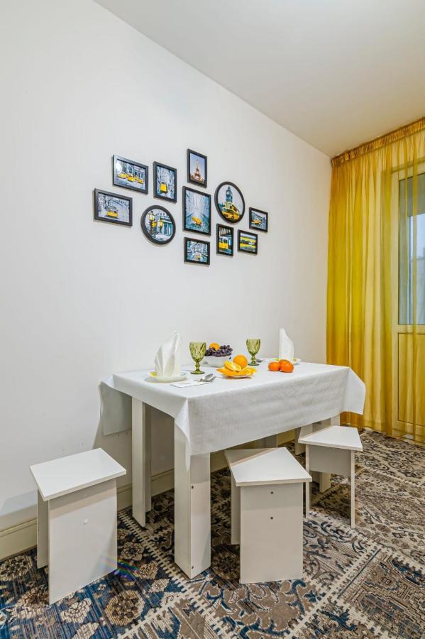 Однушка В Жк Абая 130/2 2019 Г.П. Apartment อัลมาตี ภายนอก รูปภาพ